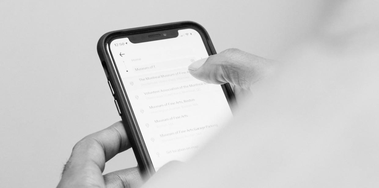 Navegando-celular-beneficios-cuenta-billú